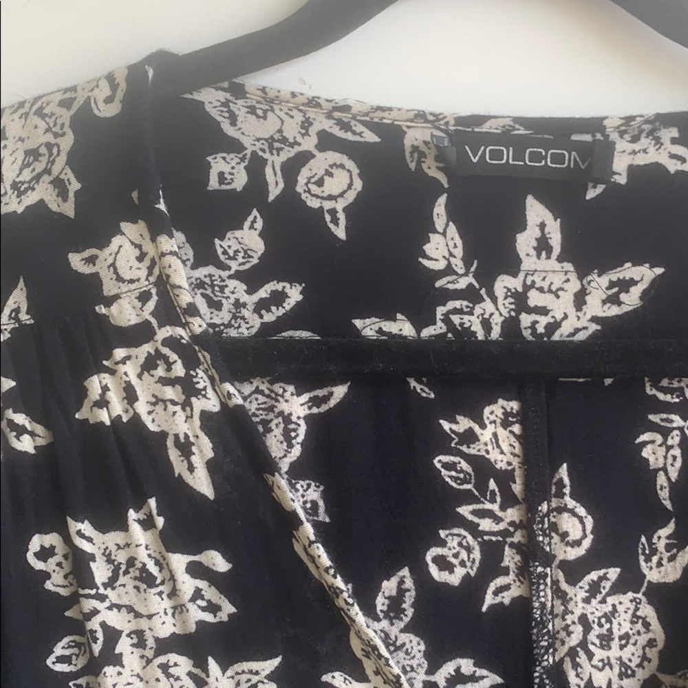 Volcom romper - Picture 3 of 4